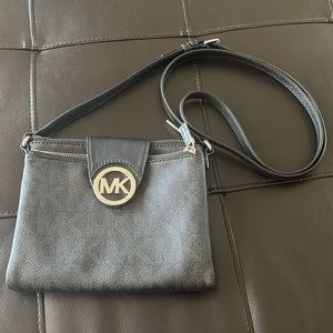 Micheal Kors Crossbody